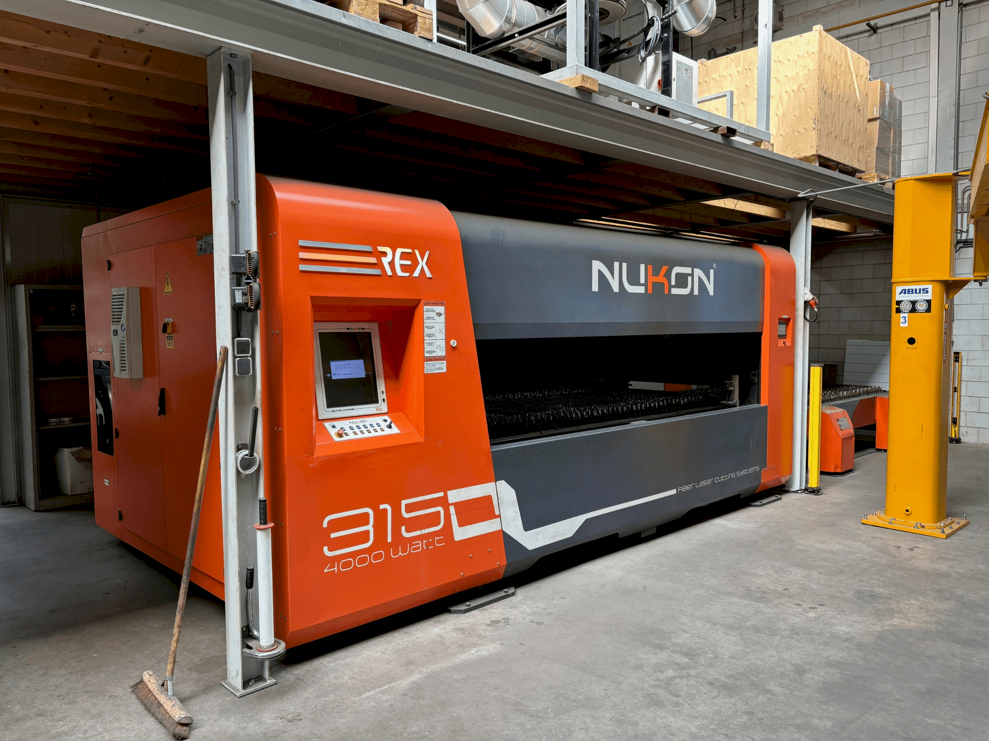 NUKON REX PP 315 4kW Mašinos vaizdas iš priekio