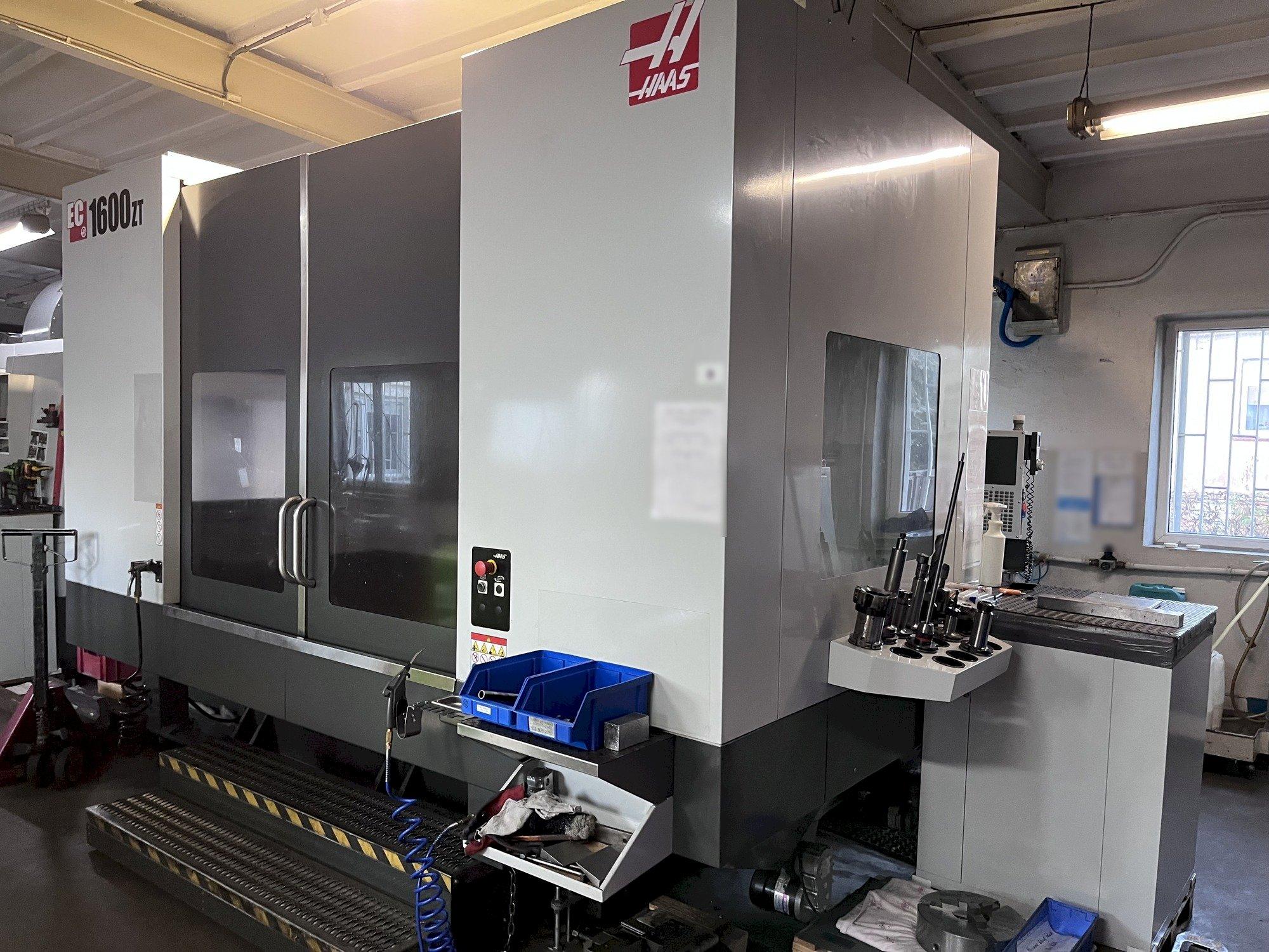 HAAS EC-1600 ZT Mašinos vaizdas iš priekio