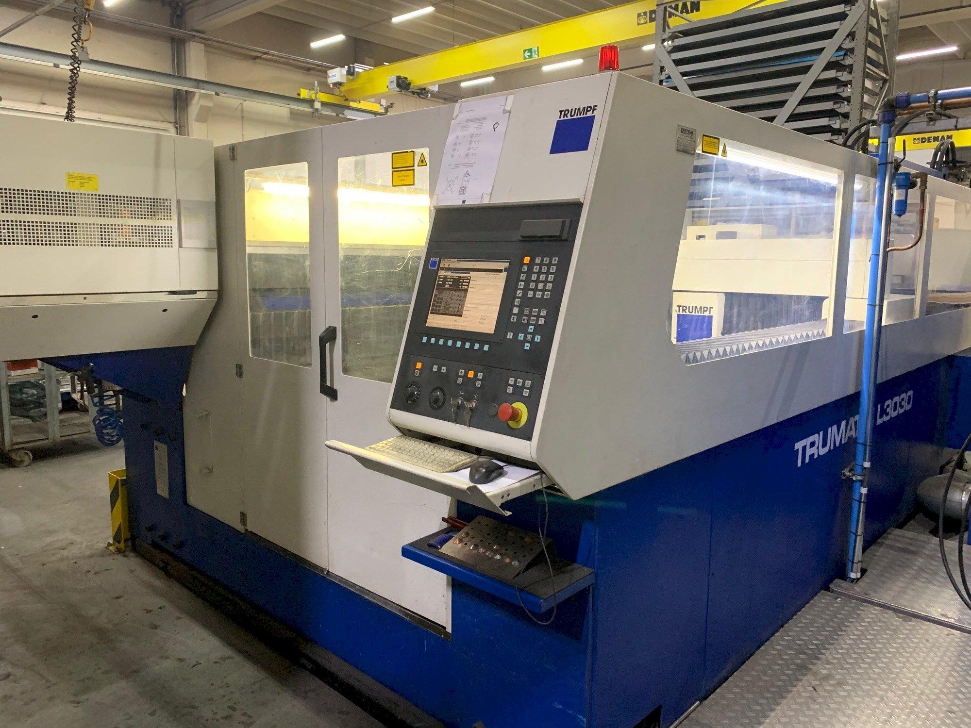 Trumpf Trumatic L3030 4kW + Liftmaster Mašinos vaizdas iš priekio