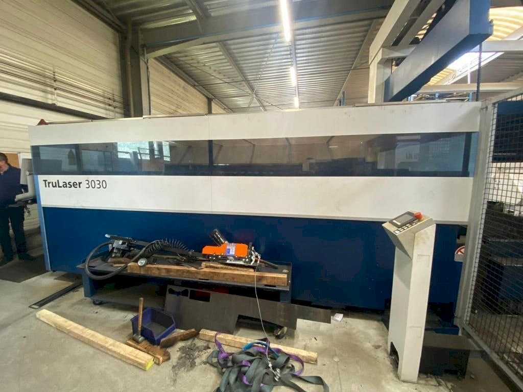 Trumpf Trulaser 3030 L20 Mašinos vaizdas iš priekio