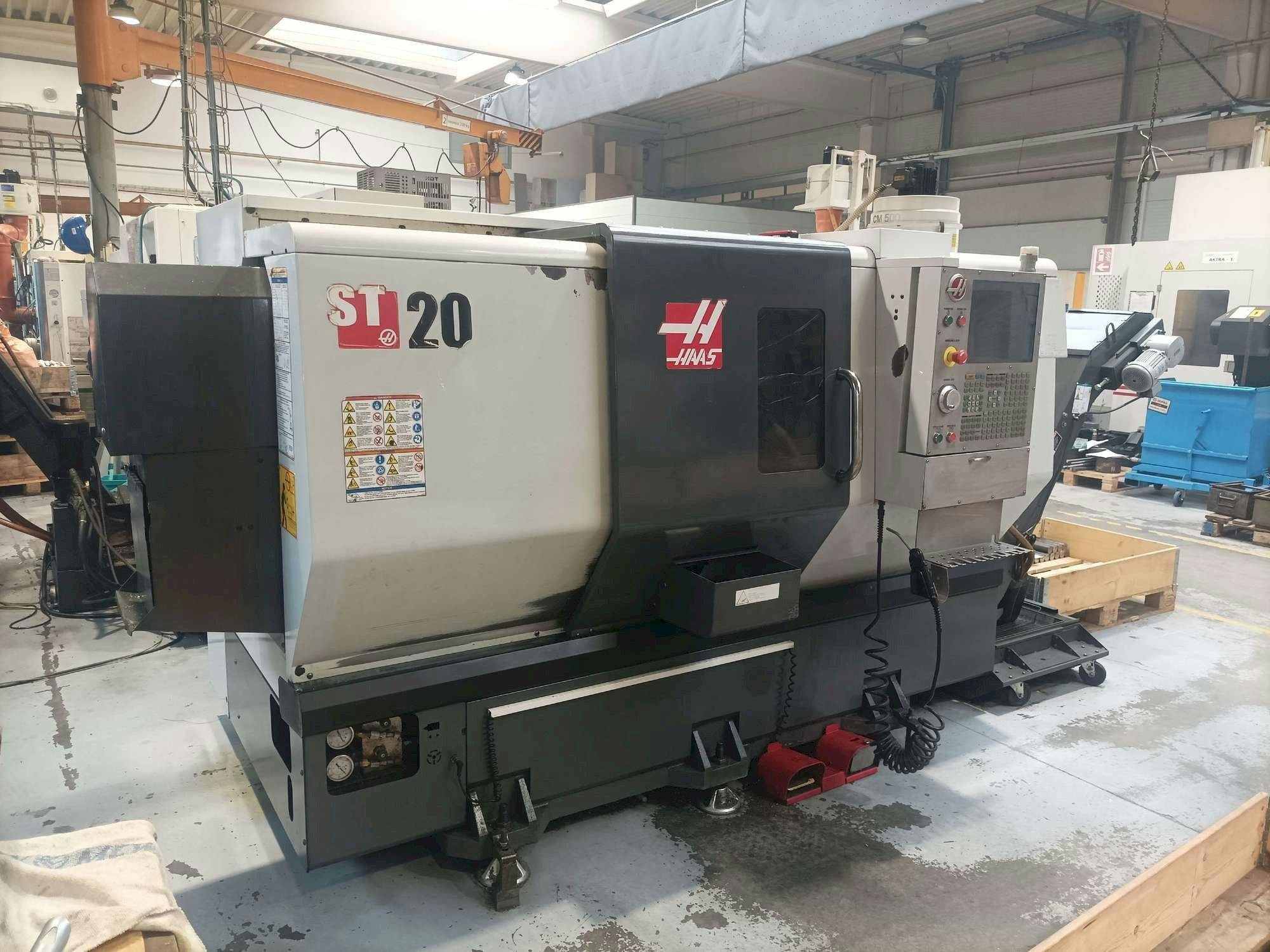 HAAS ST-20SSY Mašinos vaizdas iš priekio