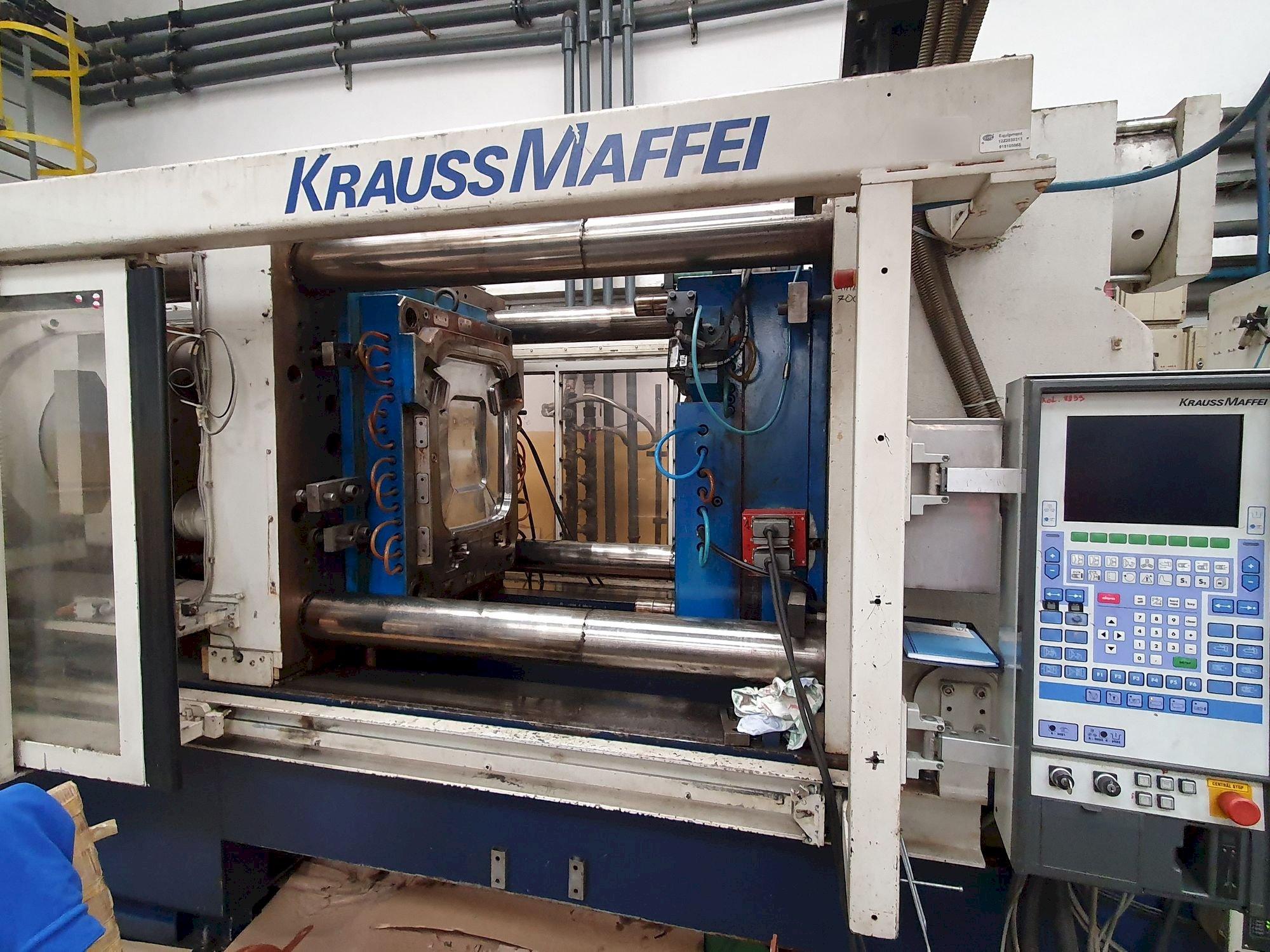 Krauss Maffei 800-4350 BM (1996) Mašinos vaizdas iš priekio