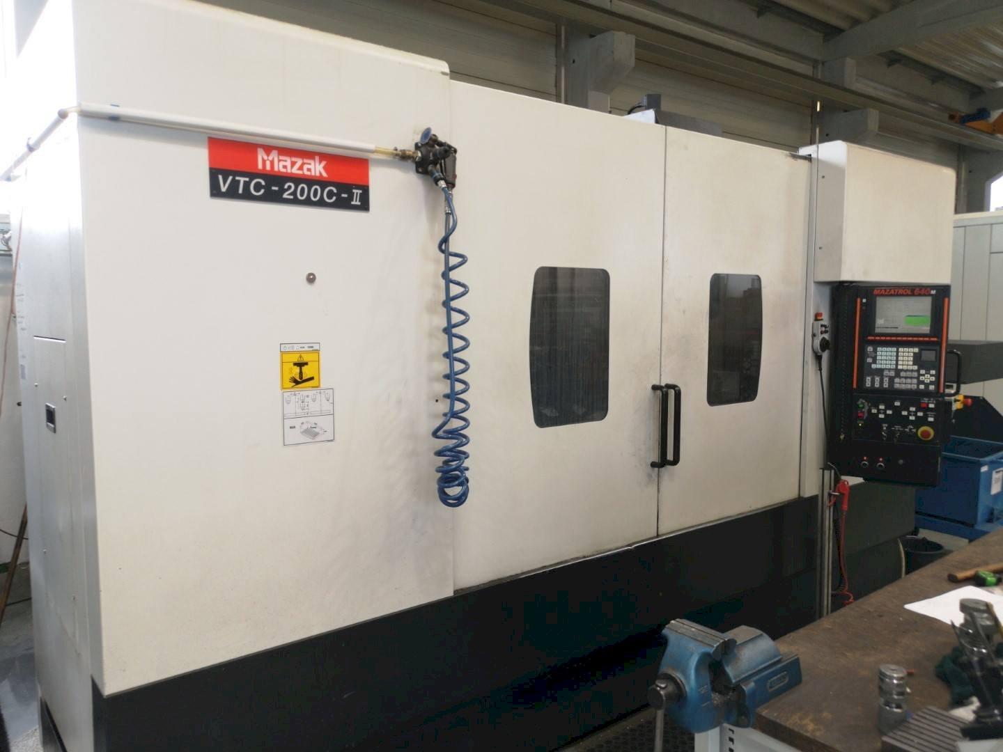 Mazak VTC200C-II Mašinos vaizdas iš priekio