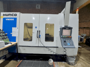 Hurco VMX60/40T Mašinos vaizdas iš priekio