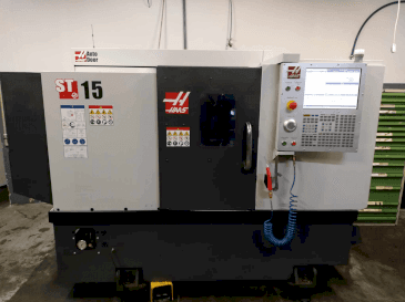 HAAS ST-15 Mašinos vaizdas iš priekio