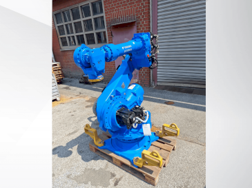 Yaskawa Motoman ES165D Mašinos vaizdas iš priekio