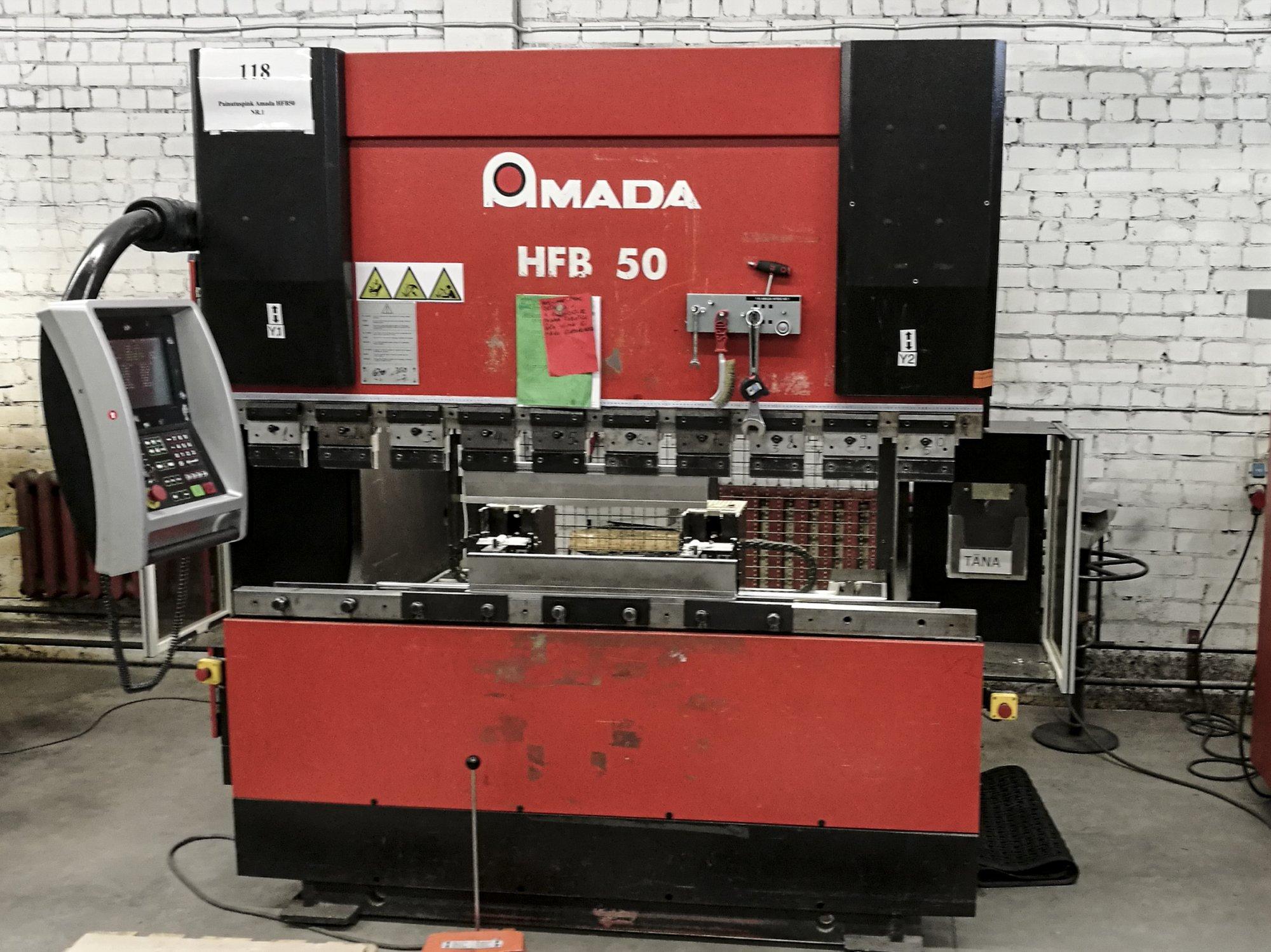 AMADA HFB 50 Mašinos vaizdas iš priekio