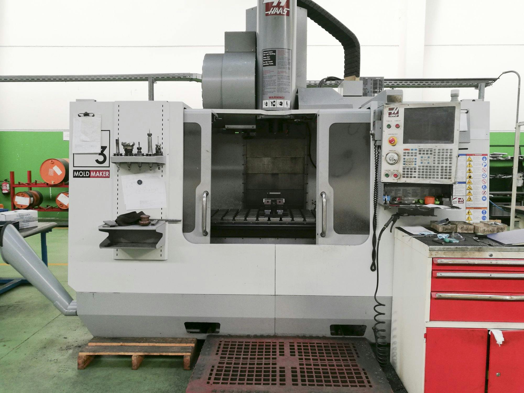 HAAS VM-3HE Mašinos vaizdas iš priekio