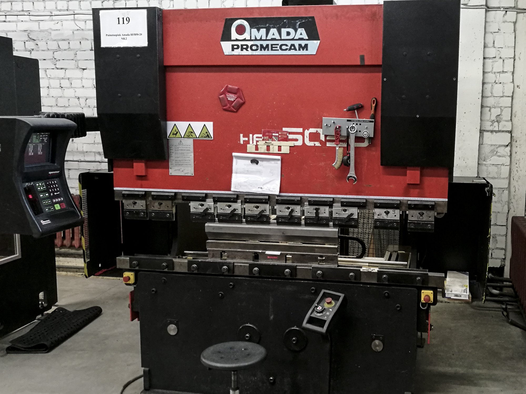 AMADA HFB0 50-20 Mašinos vaizdas iš priekio