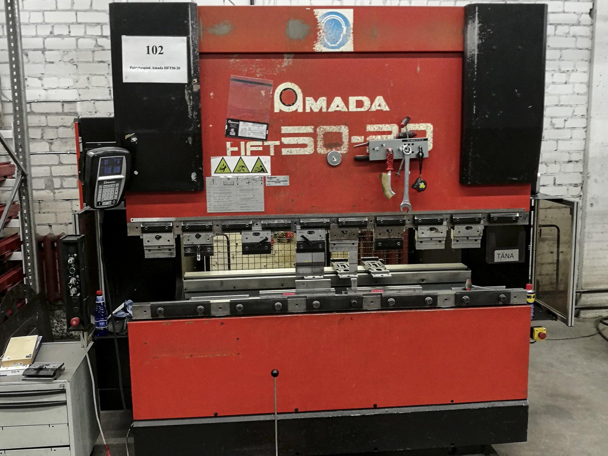 AMADA HFT 50-20 Mašinos vaizdas iš priekio